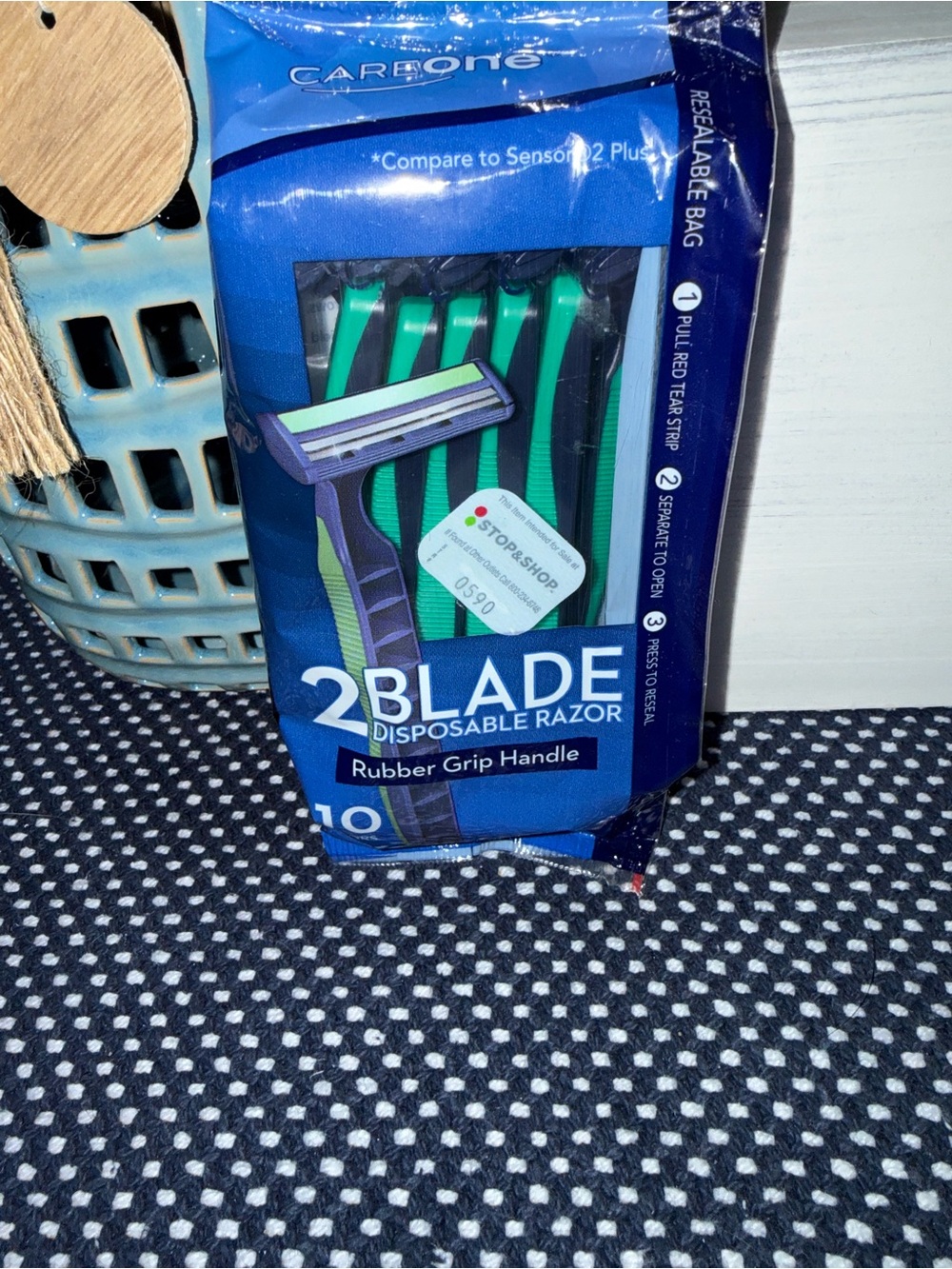 2-Blade Disposable Razors with Rubber Grip Handle - Green